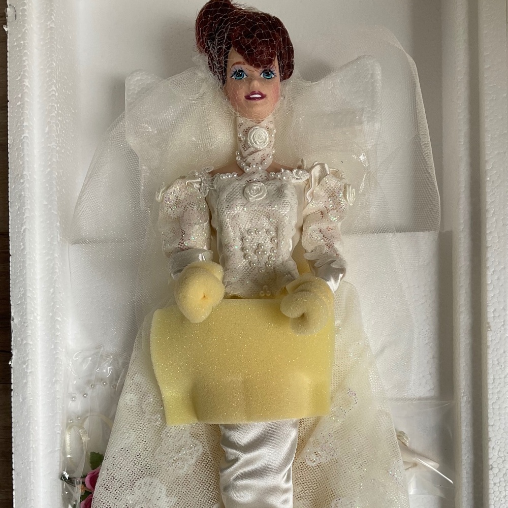 ROMANTIC ROSE BRIDE BARBIE DOLL  PORCELAIN LIMITED EDITION NRFB 1995